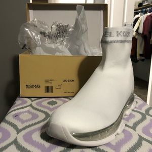 Michael Kors Fabric Kendra Bootie Sneaker 9.5